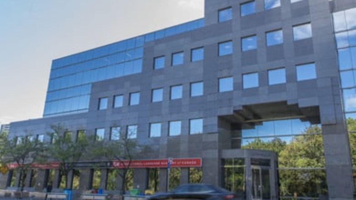 Best Portuguese Language Schools in Toronto: Fees & Reviews